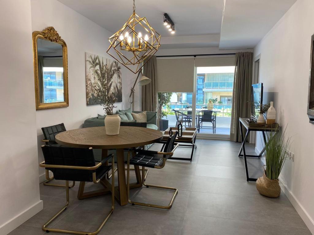 Roy Boston Marbella By Florentia Homes Exterior photo